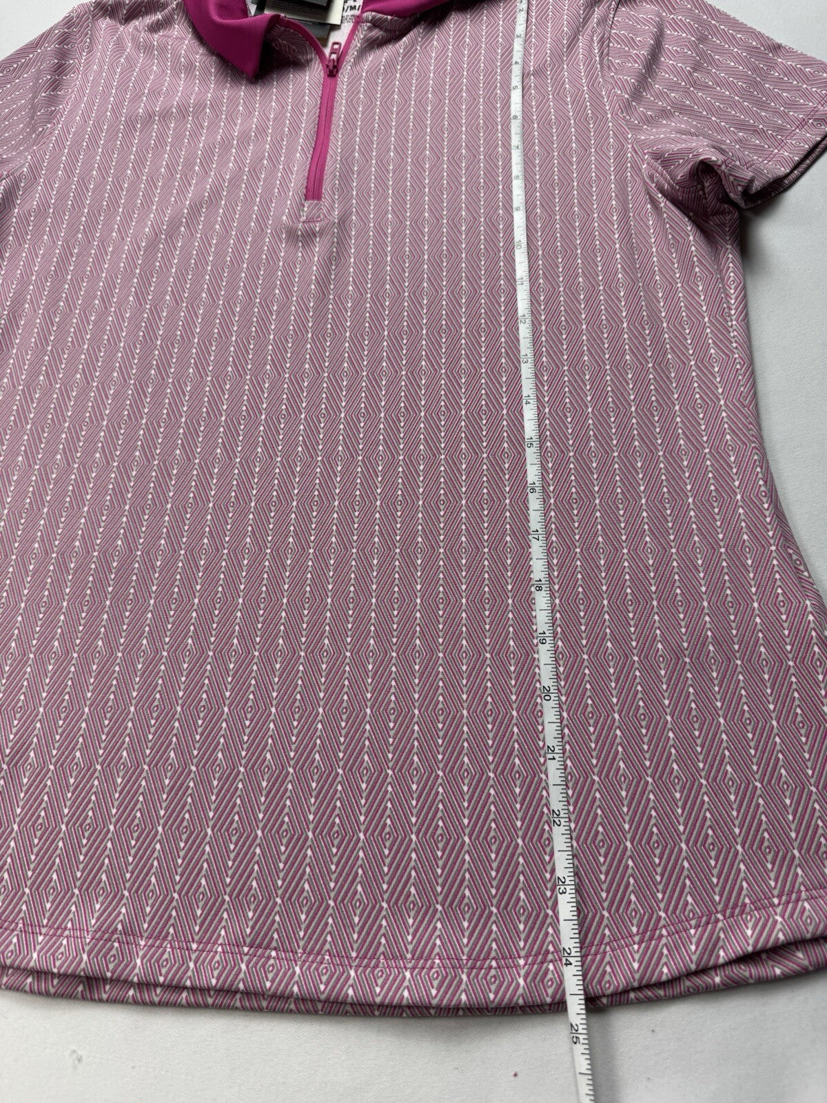 Under Armour Women's Golf Tennis Shirt Sz M. (B.38)