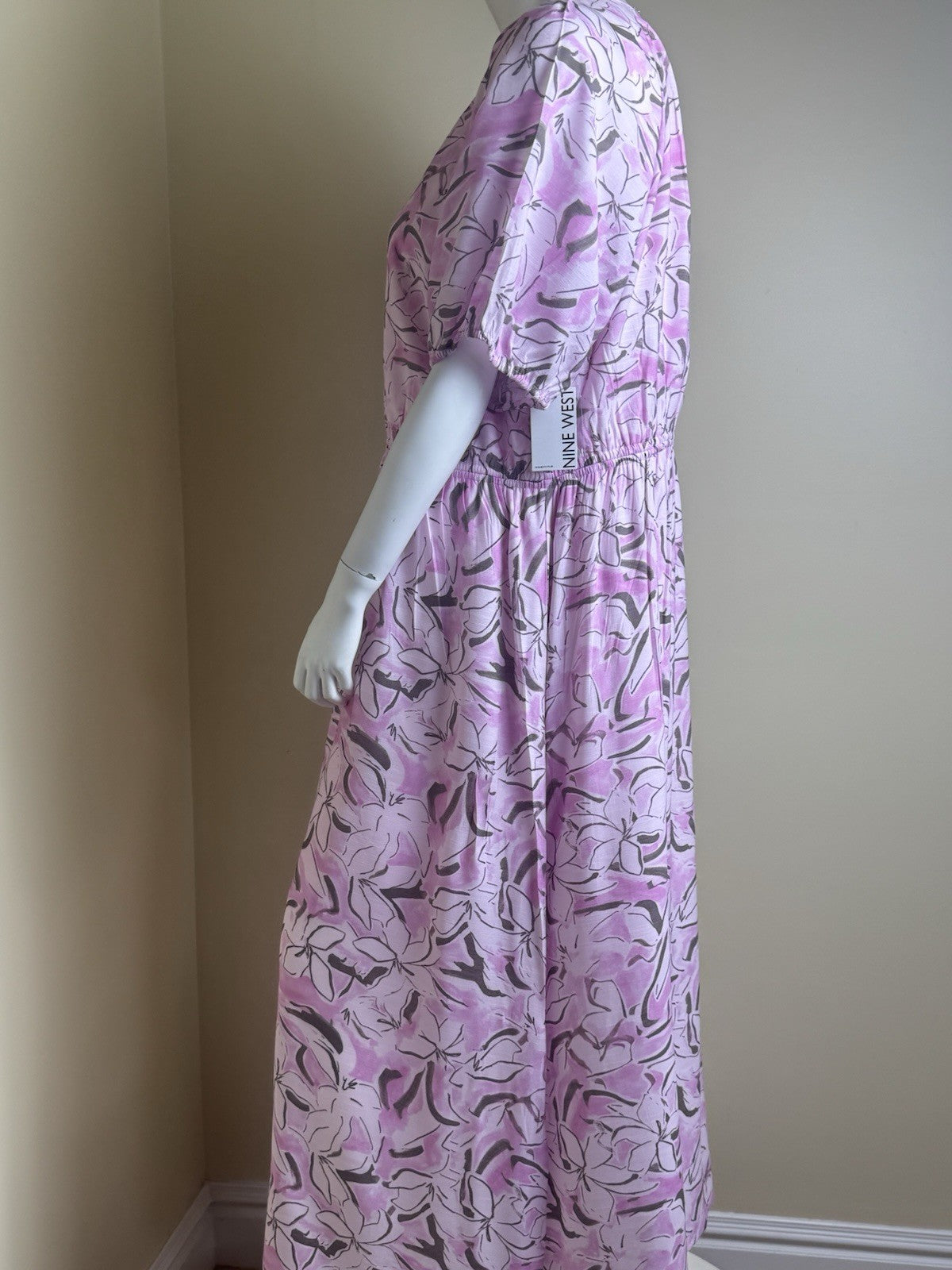 $63 Nine West Floral Maxi Dress Sz 3XL. (B.169)
