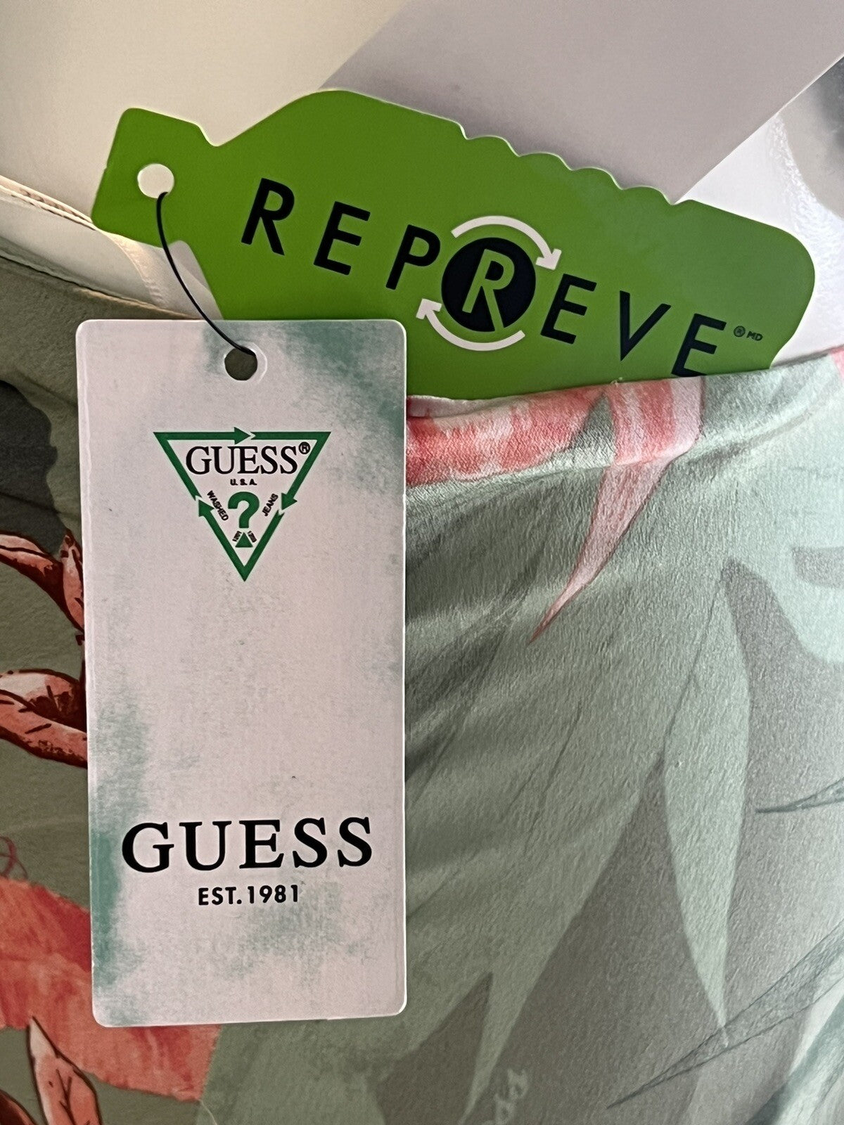 $108 Guess Women’s Hawaii Floral Print Dress Size XS Multicolor (B.01)