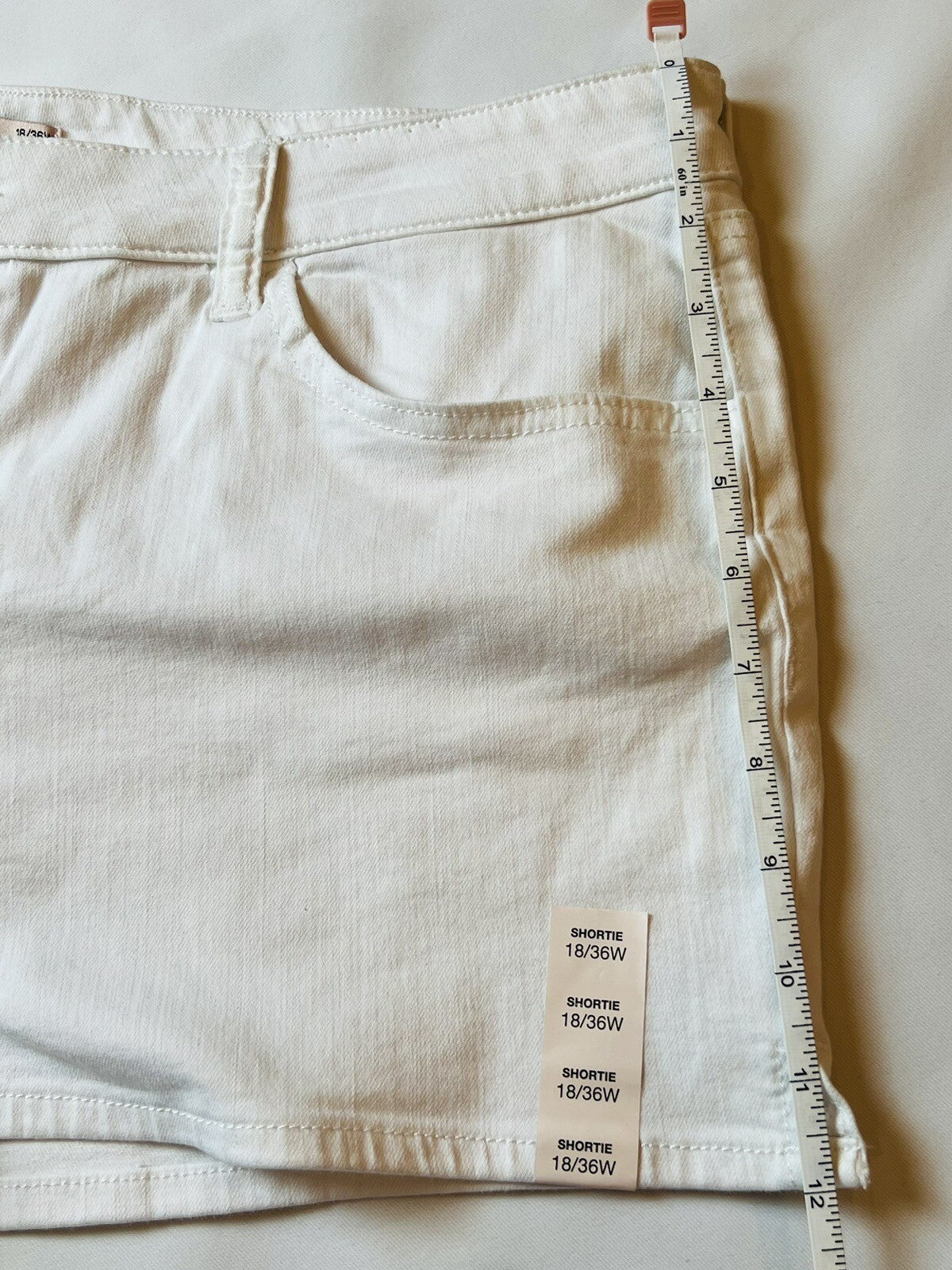 SO GOOD FOR LIFE Women's White Shorts Sz 18 (9)