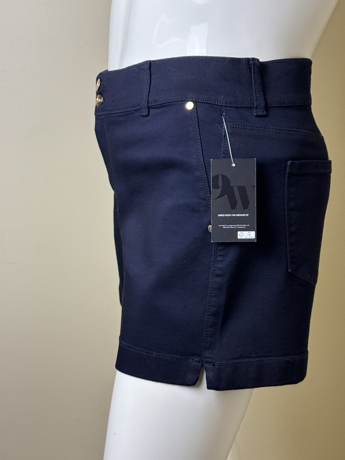 $69 NINE WEST High Waisted Belted Woven Shorts - Size 16. (B.151)
