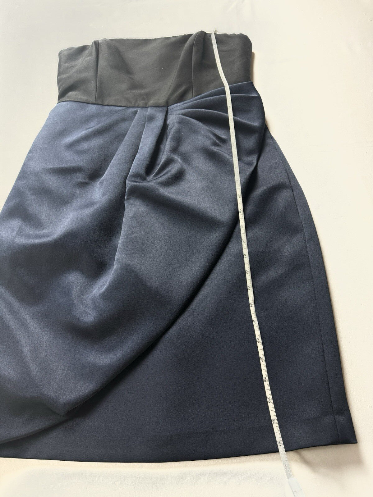 $395 Halston Black Navy Strapless Dress SZ 8. (B.118)