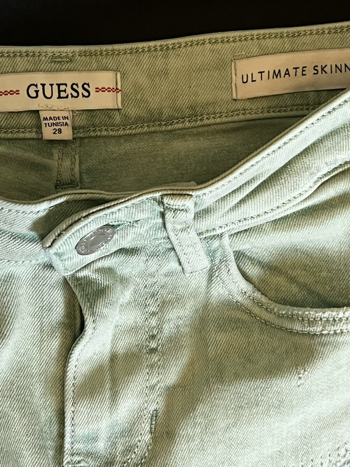 $108 GUESS Jeans Women’s Stretch Jeans Sz 28 Green