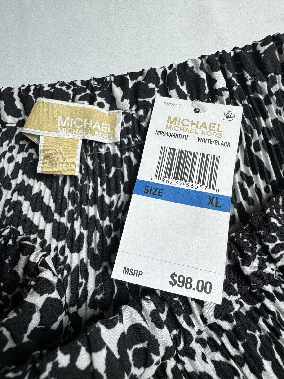 $98 Michael Kors Women’s Blouse Black White Size XL. (B.136)