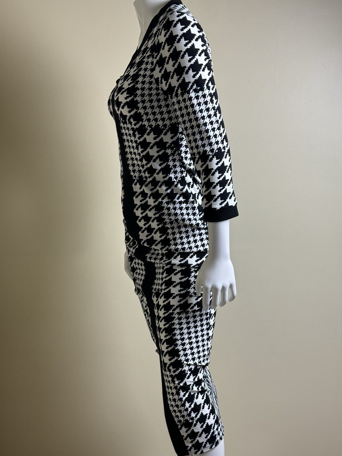 WDIRARA Women's Houndstooth Black White Long Sleeve Bodycon Dress Sz S (B.98)