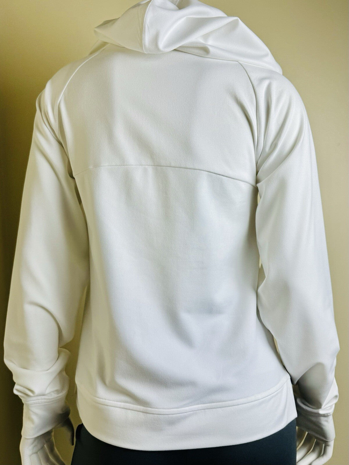 Puma Women's Hooded Golf Sweater Size S. (B.111)