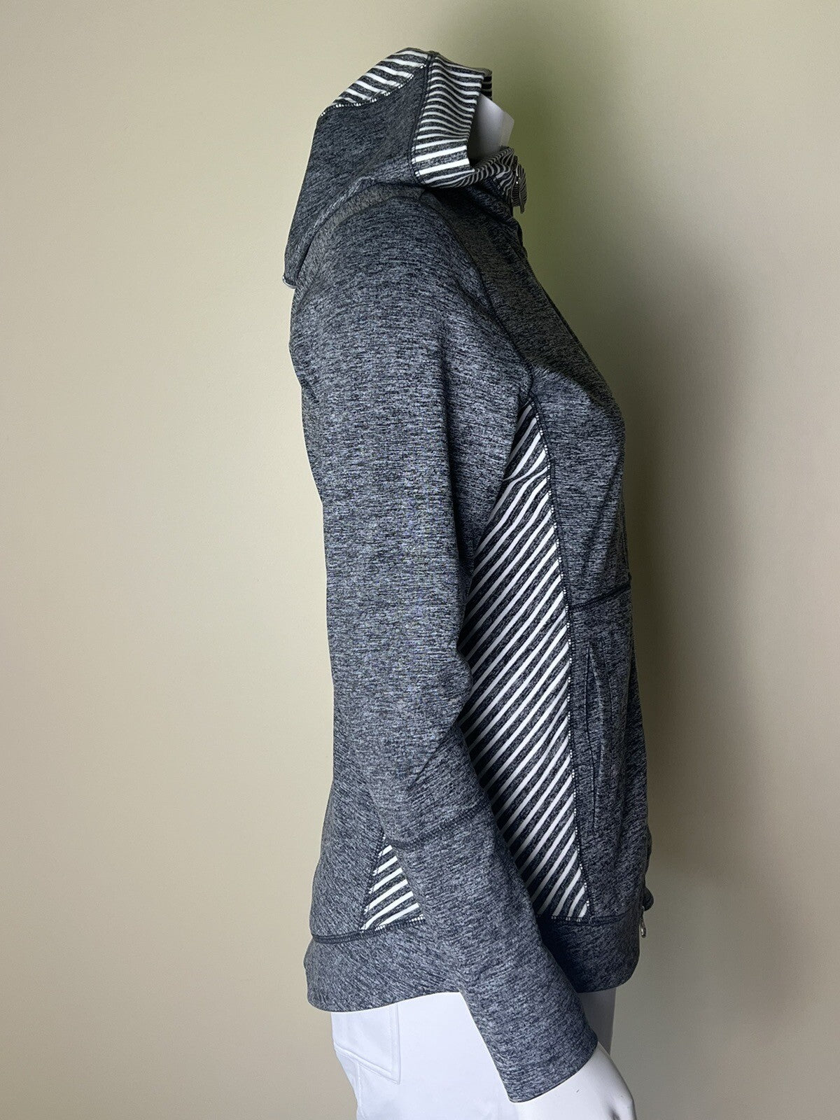 JOFIT Women’s Hoodie GRAY w/white GOLF JACKET Sz S STRETCH (51)