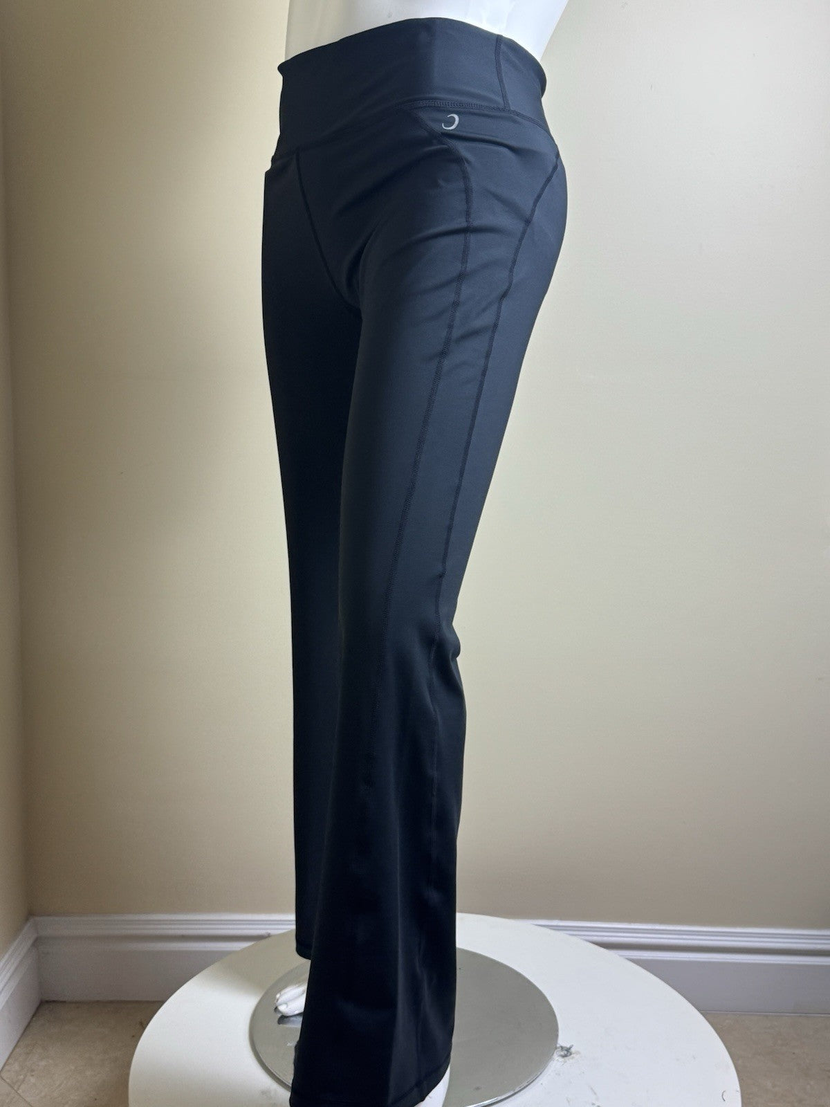 Zero Restriction Women's Yoga Pants Black Sz XL. (B.166)