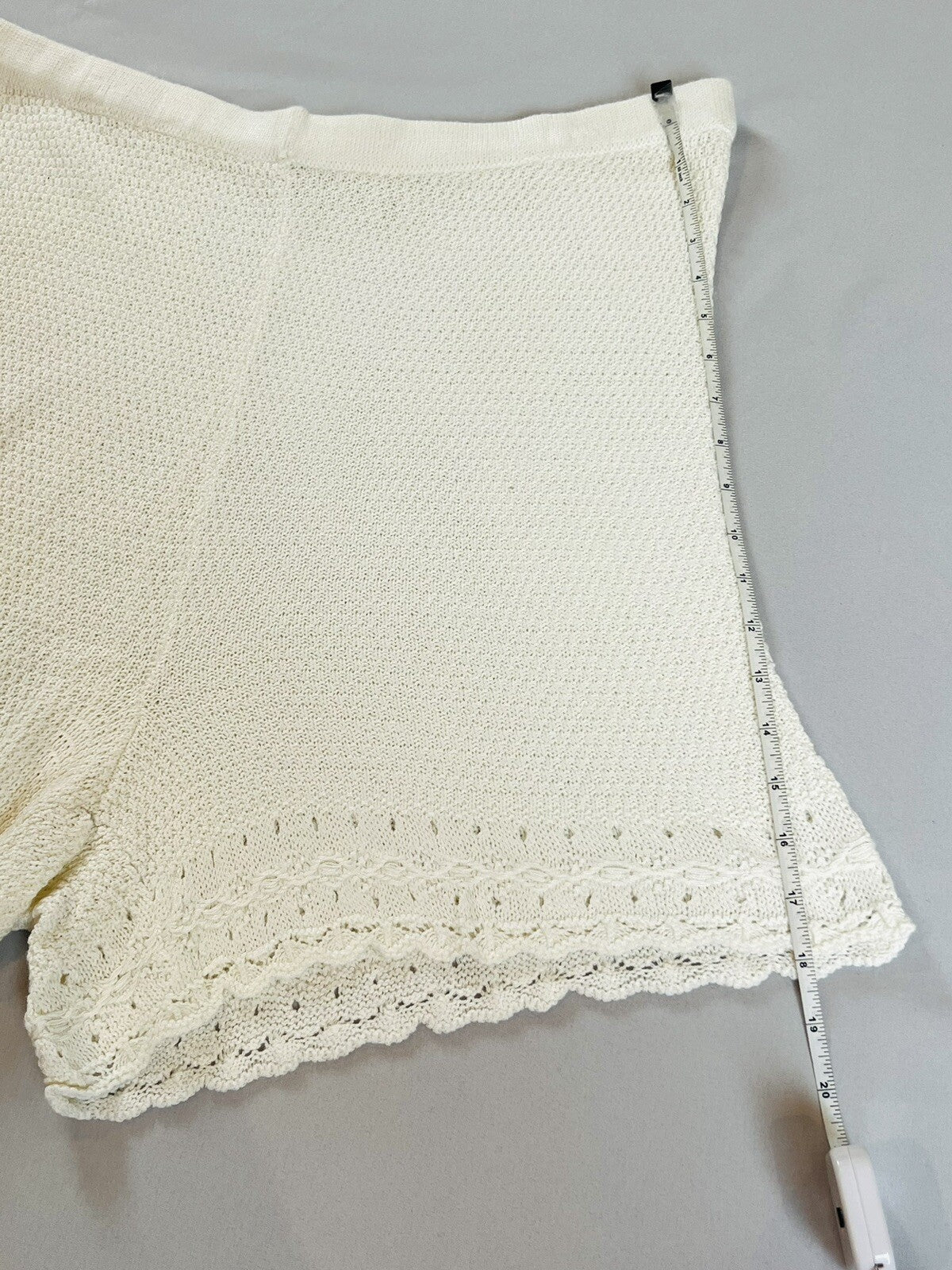 NO COMMENT Women’s Knit Shorts Ivory Plus Sz 2XL