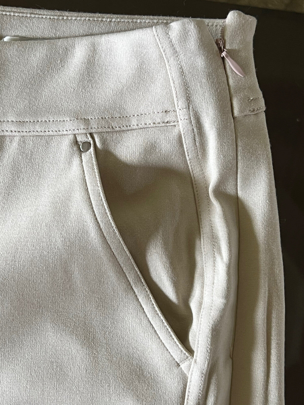 Greg Norman Women’s Golf Shorts Beige Sz S