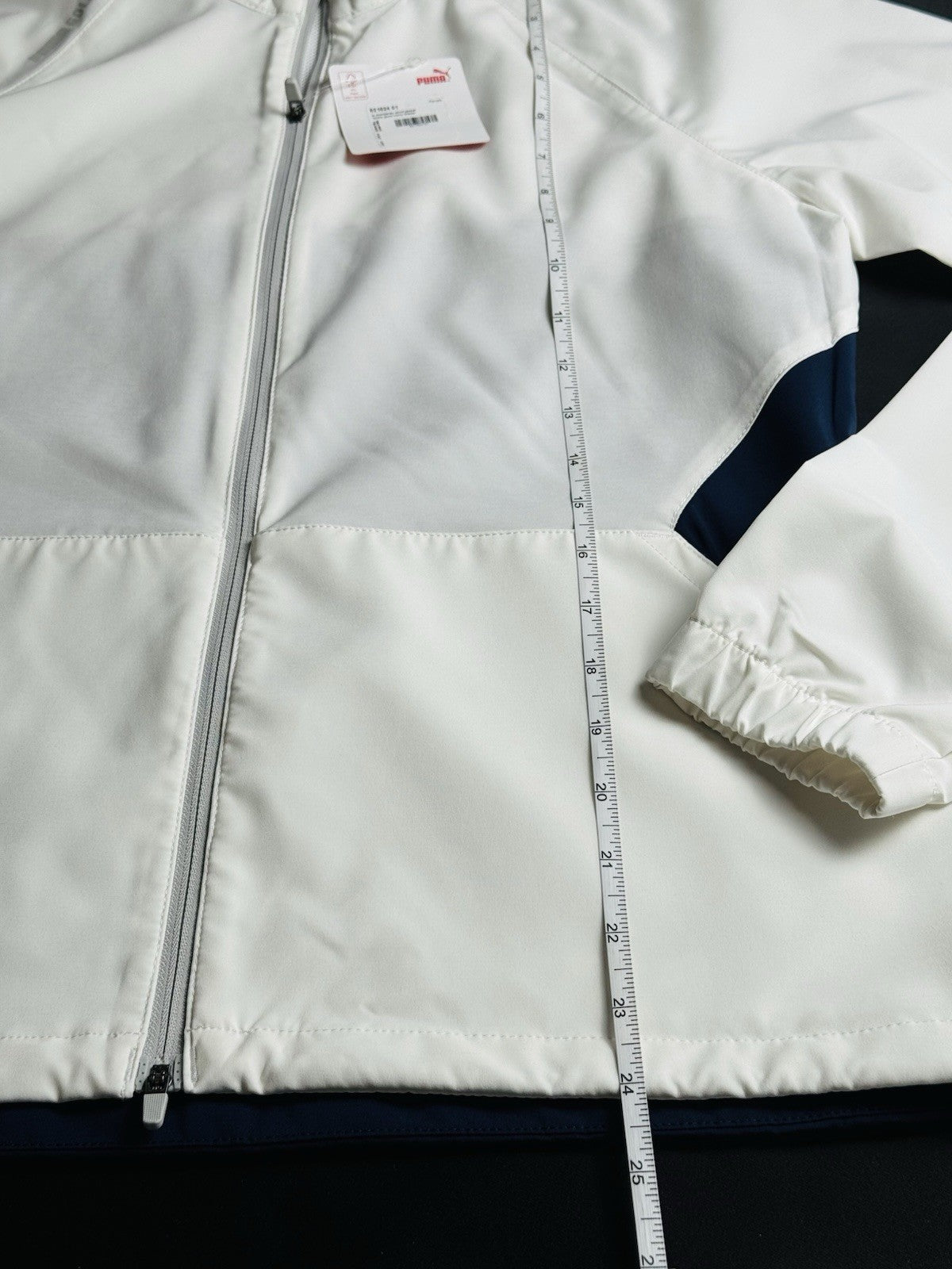 PUMA Women's White with Navy Jacket Pockets Sz S. (B.154)