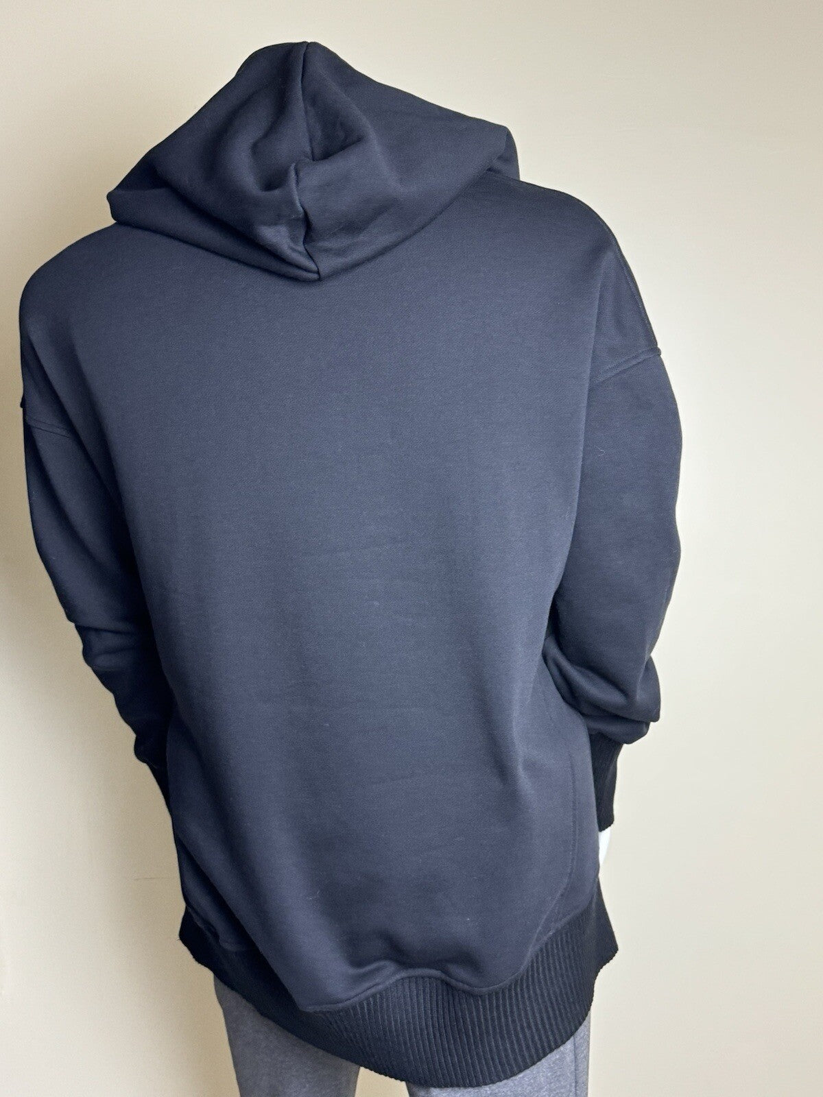 Women’s Hooded Sweater Cotton Black Long Sleeve Sz 2XL. (B.100)