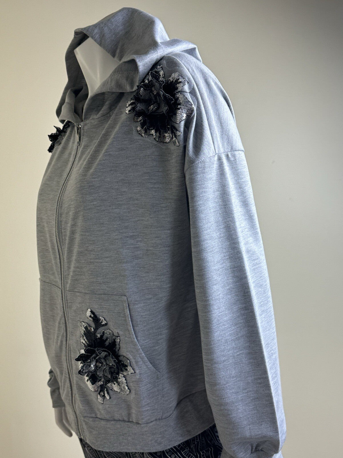 On Twelfth Women’s Gray Hooded Embroidered Flower Jacket SZ L. (B.98)