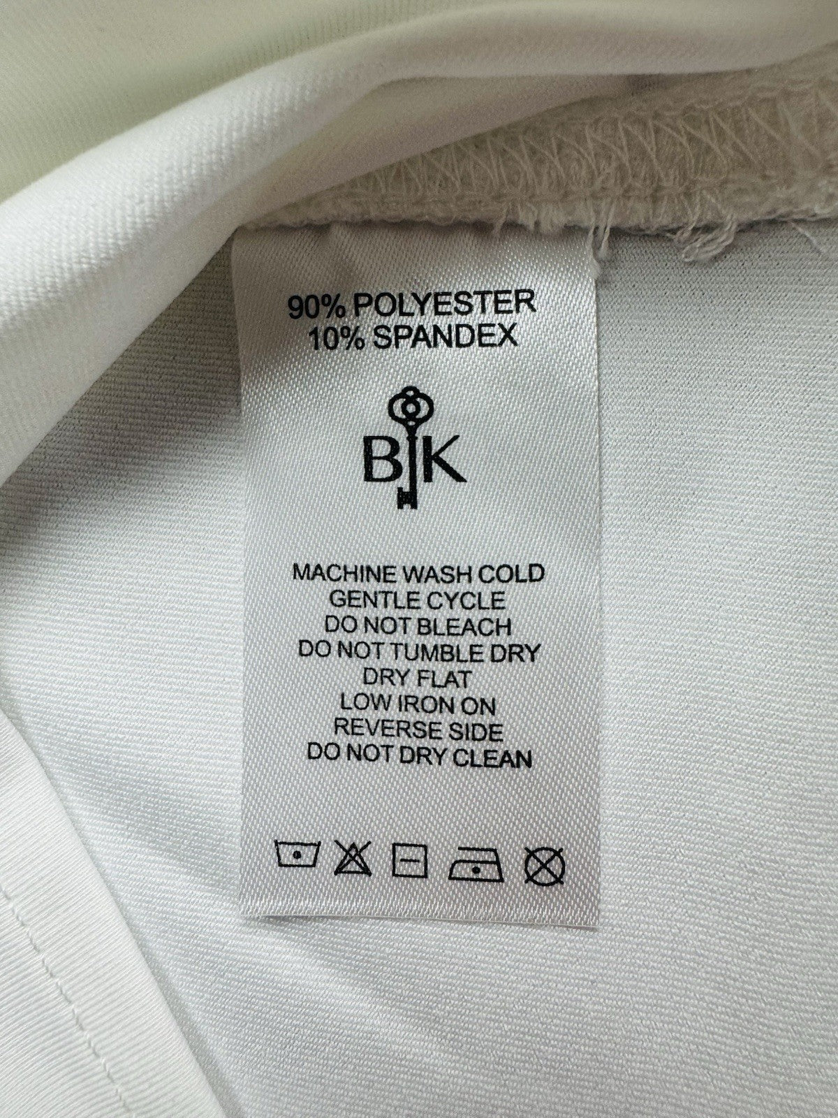 BELYN KEY Women’s Golf Shirt Sz S. (B.170)