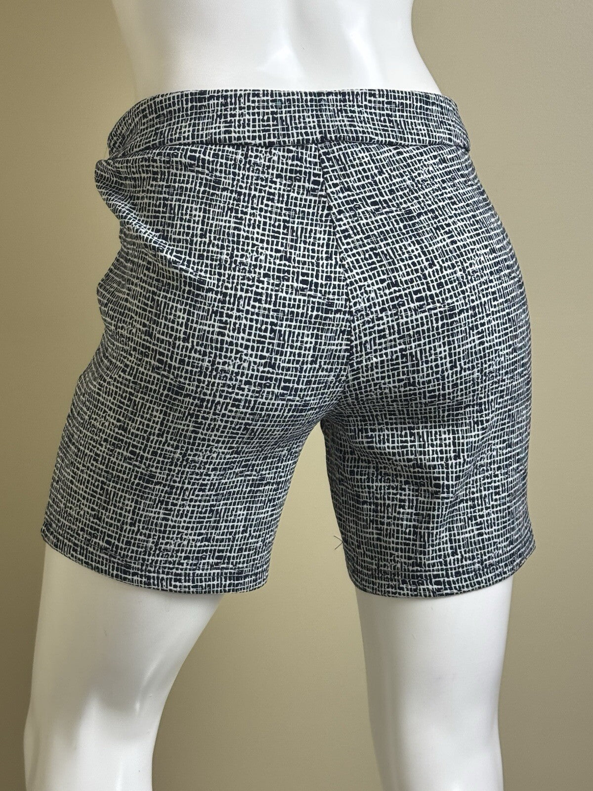 $68 Nanette Lepore Shorts Women’s Navy White Sz S. (B.142)