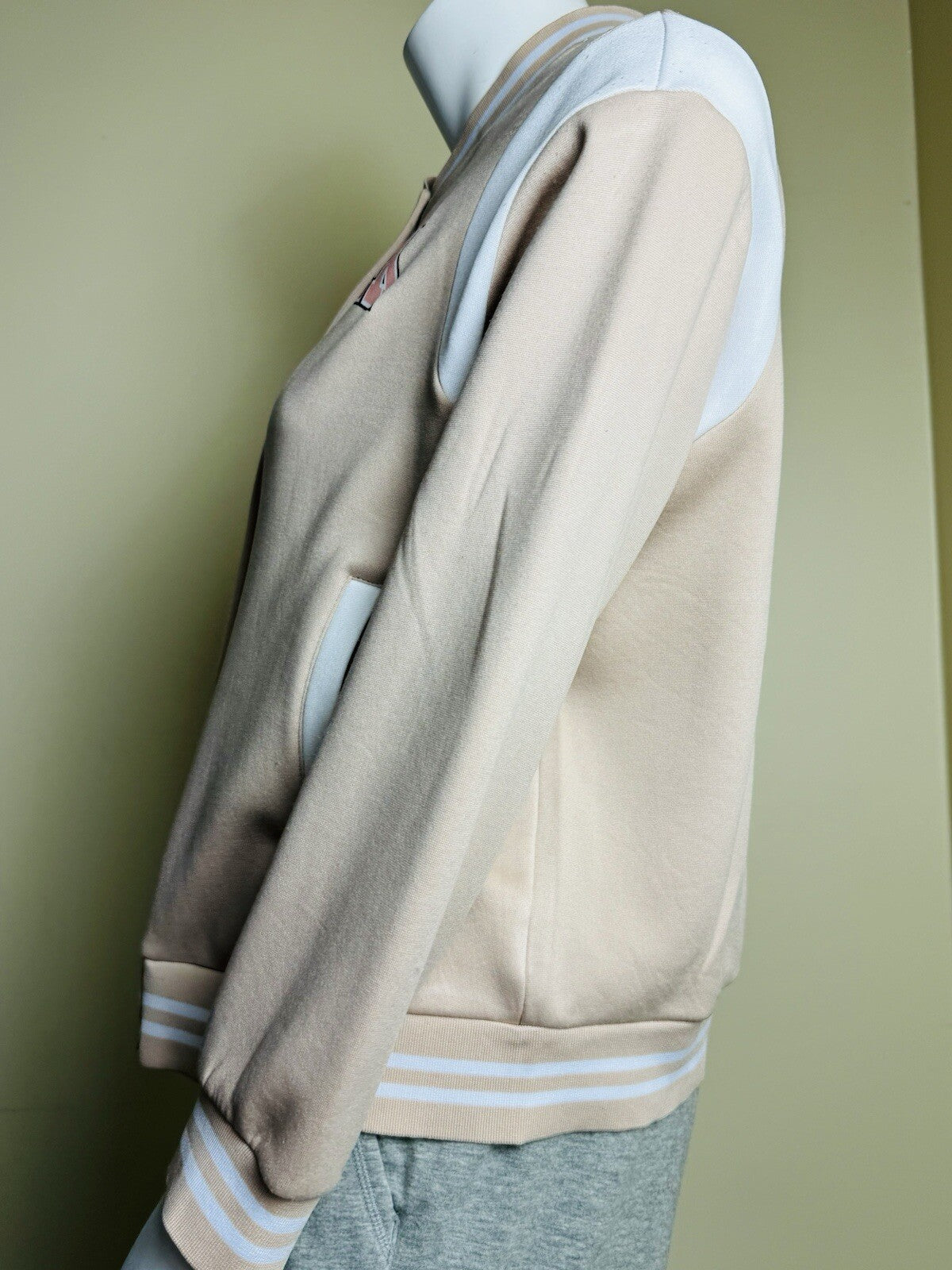 Common Stitch Women’s New York Bear Logo Jacket Sz XL (B.90)