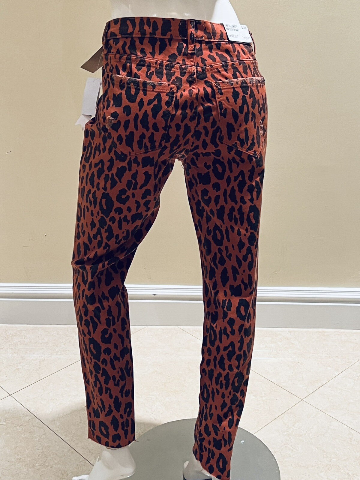 $68 Kensie Vintage Luxe The Ultimate High Rise Leopard Jeans Sz 4/27. (B.152)
