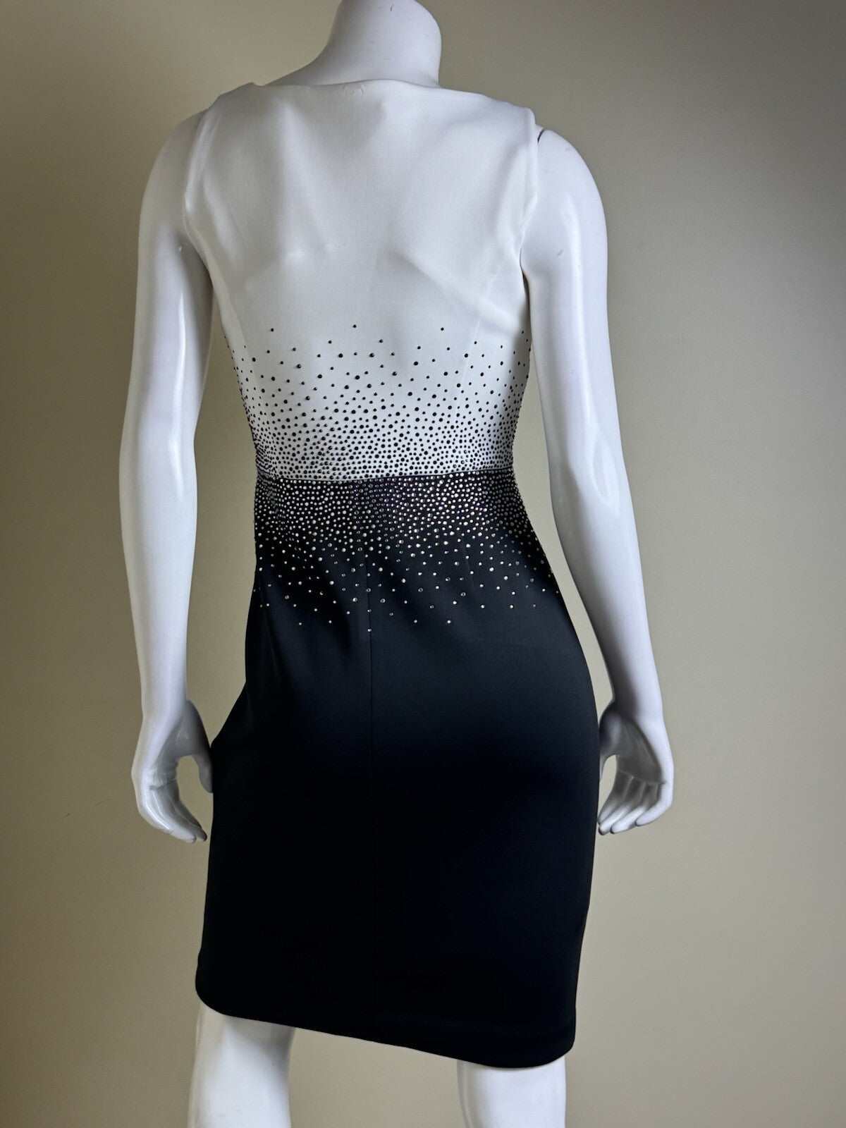 $149 Calvin Klein Women’s Black White Rhinestones Dress Sz 4. (B.140)