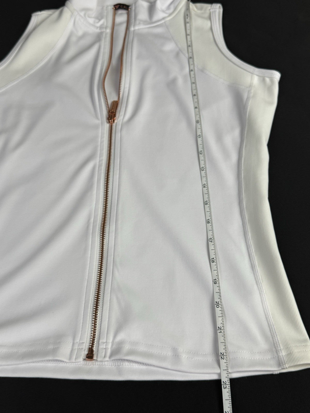 Calliope Women's Full Zip Vest Ivory Size M. (B.070)