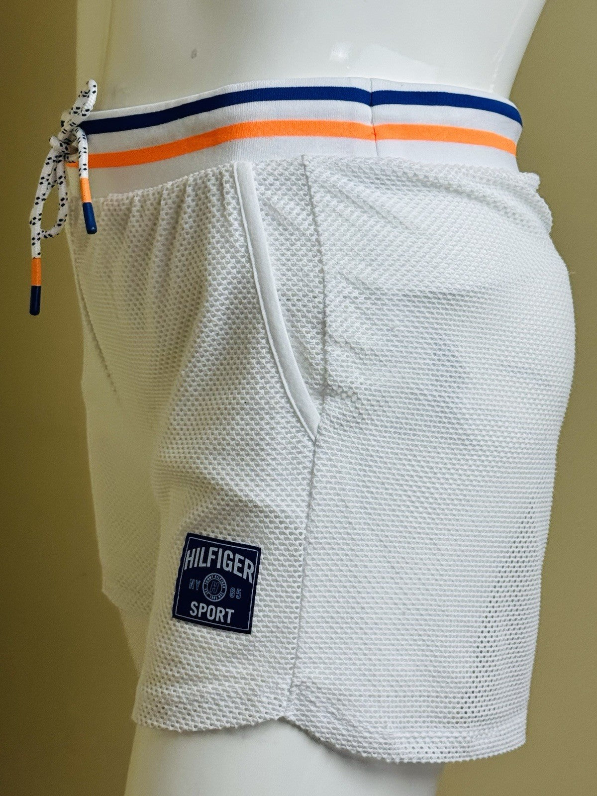 $49 Tommy Hilfiger Sport Women’s Shorts White Mesh Sz L. (B.027)