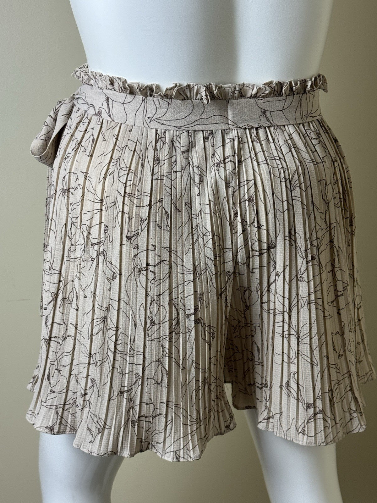 Alice Blue Pleated Shorts Skirt Belted Size XL. (B.159)