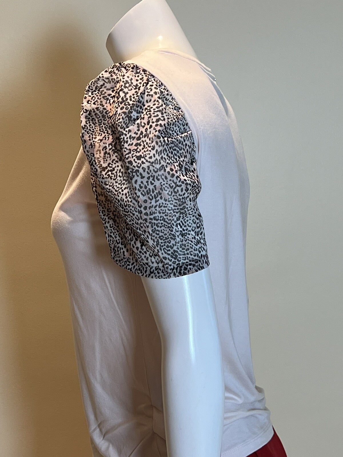 $59 DKNY Women’s Leopard Print Top Pink Blouse Size S (B.05)