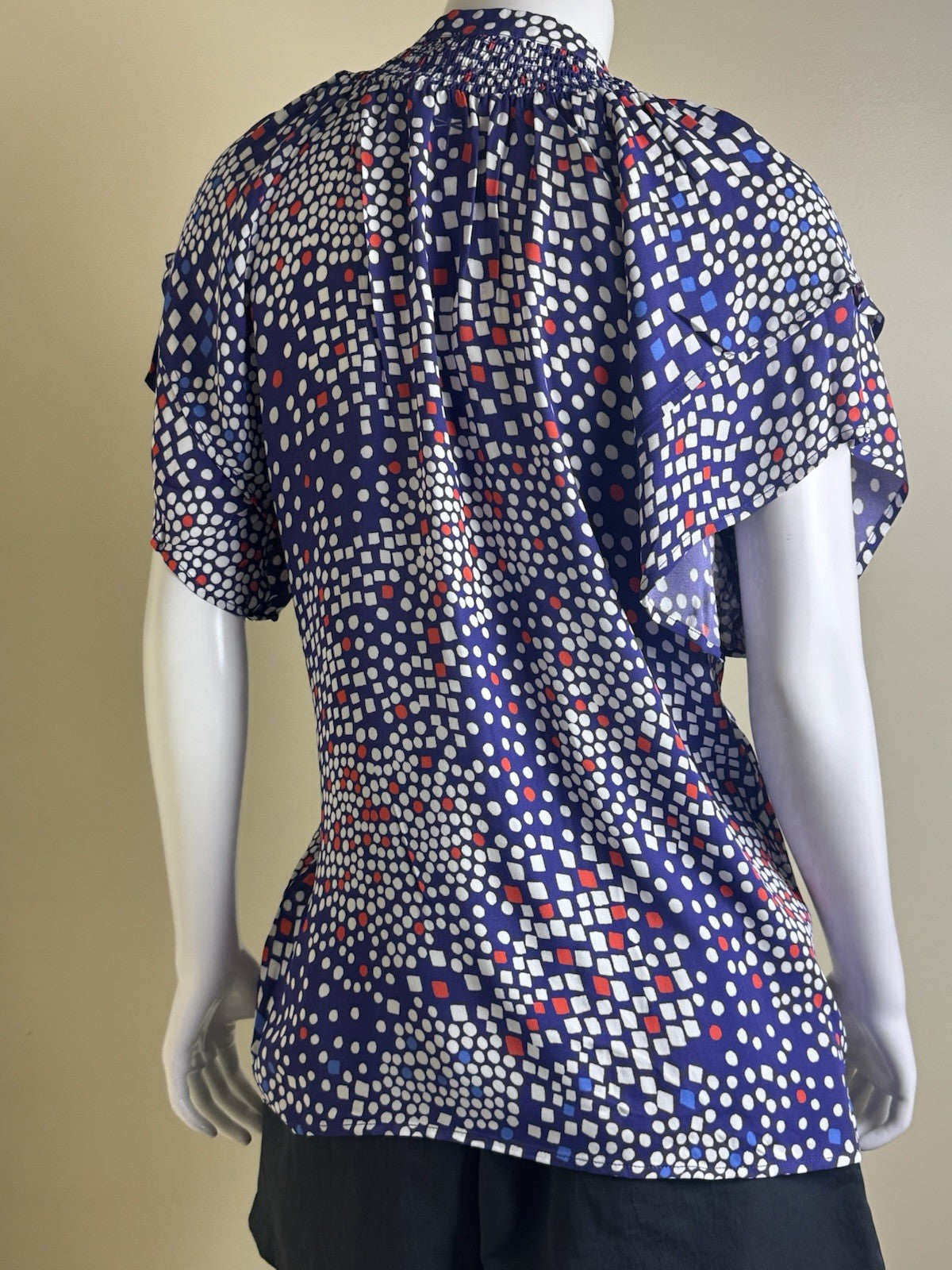 Tyler Boe Women’s Blue Multi Blouse Sz L. (B.158)