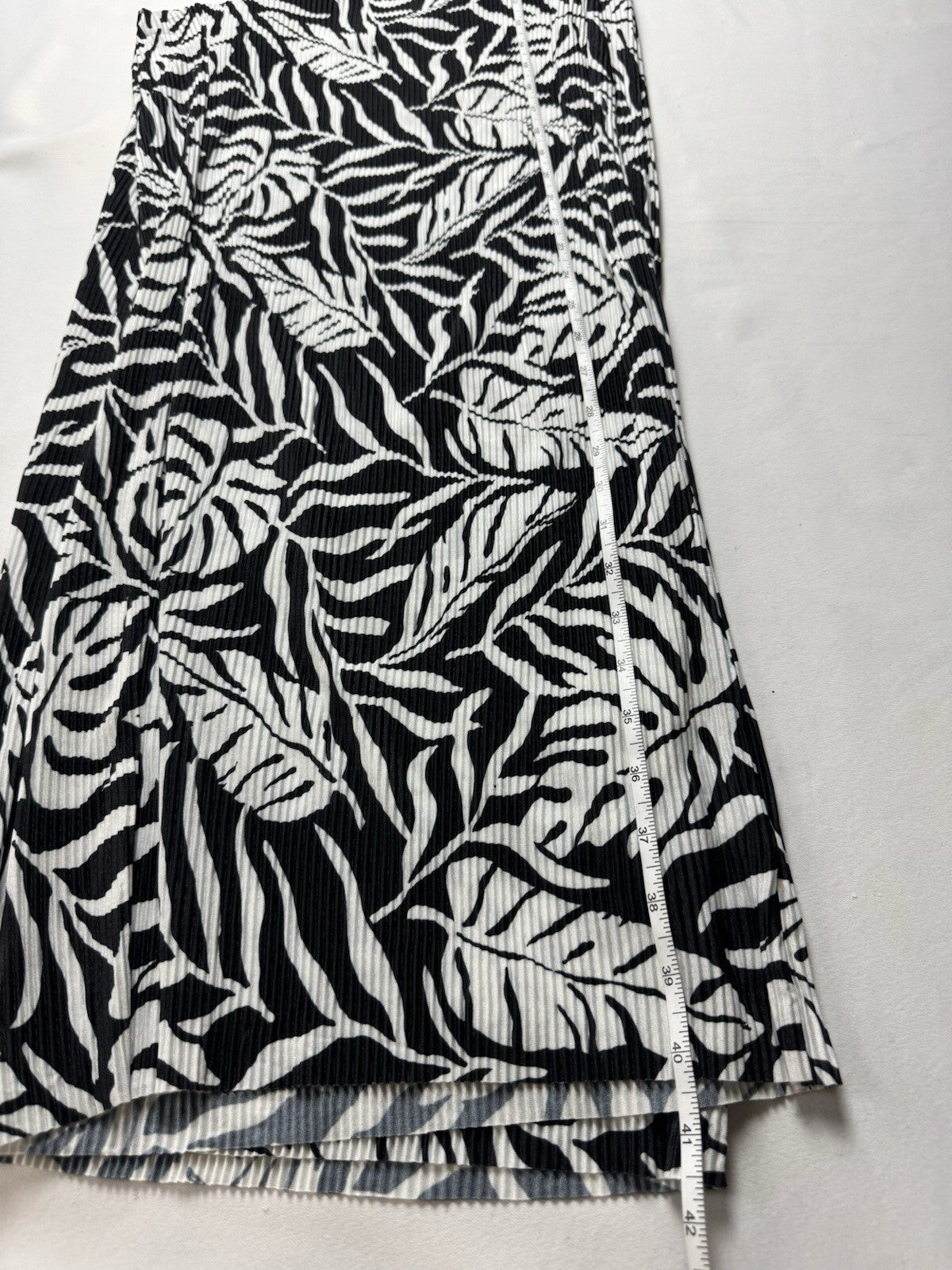 $89 Ellen Tracy Women’s Trousers Leaf Print Sz S. (B.141)