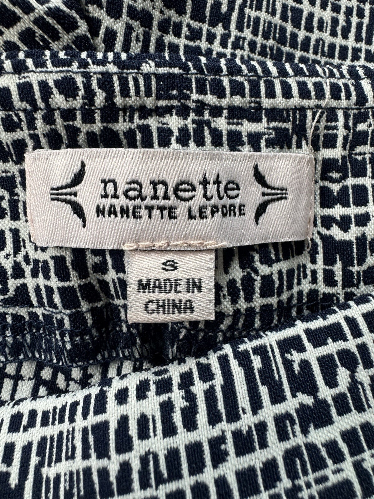 $68 Nanette Lepore Shorts Women’s Navy White Sz S. (B.142)