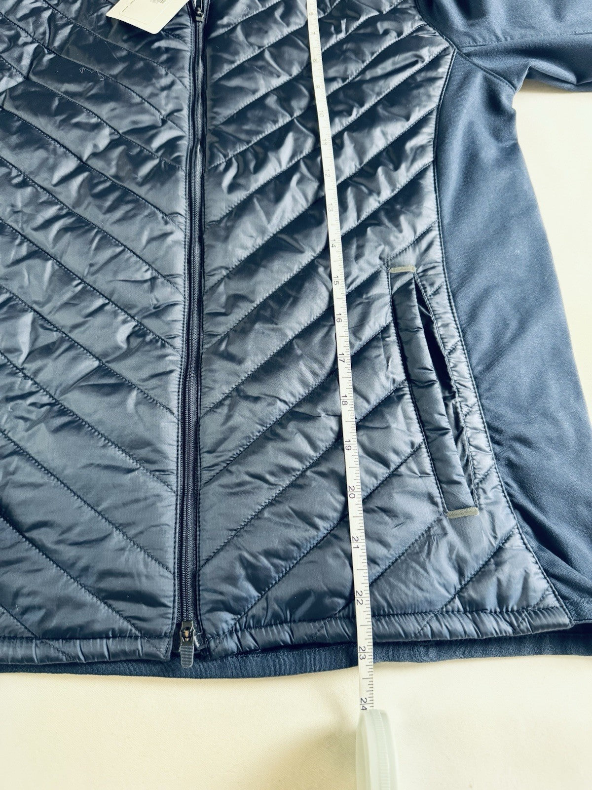 Puma Women's Golf Quilted Jacket Size S. (B.150/1)