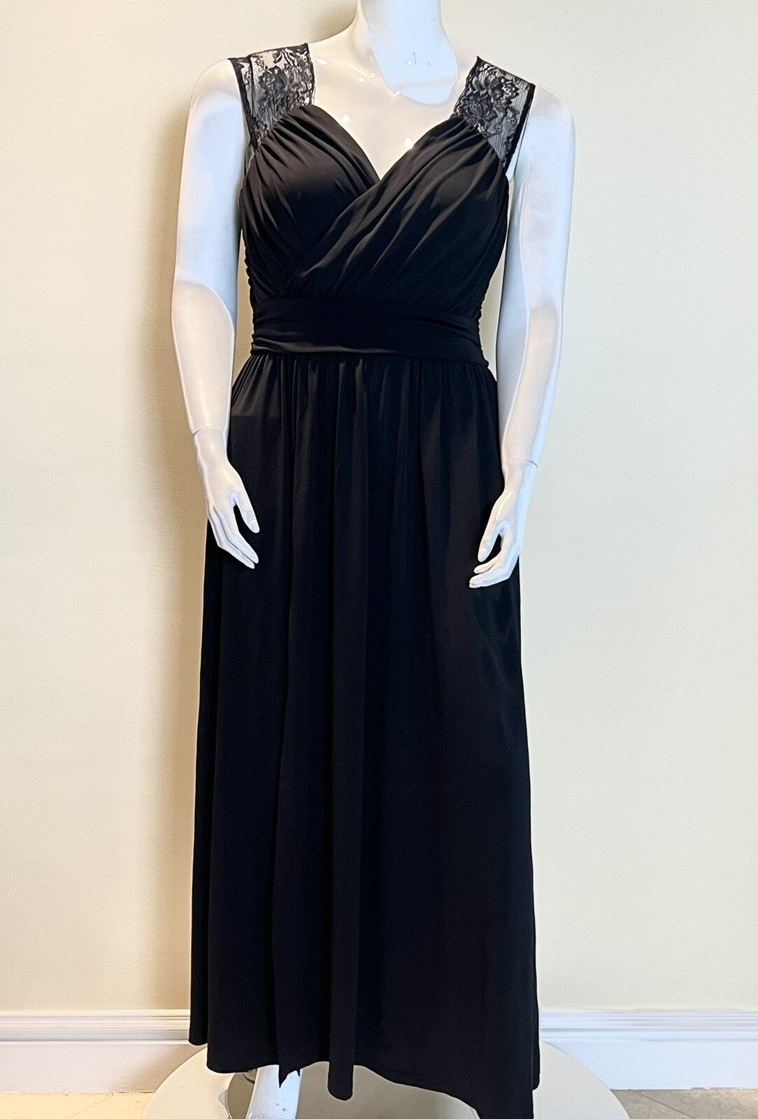 Women's Black Long Dress Lace Shoulders Black Size M (7)