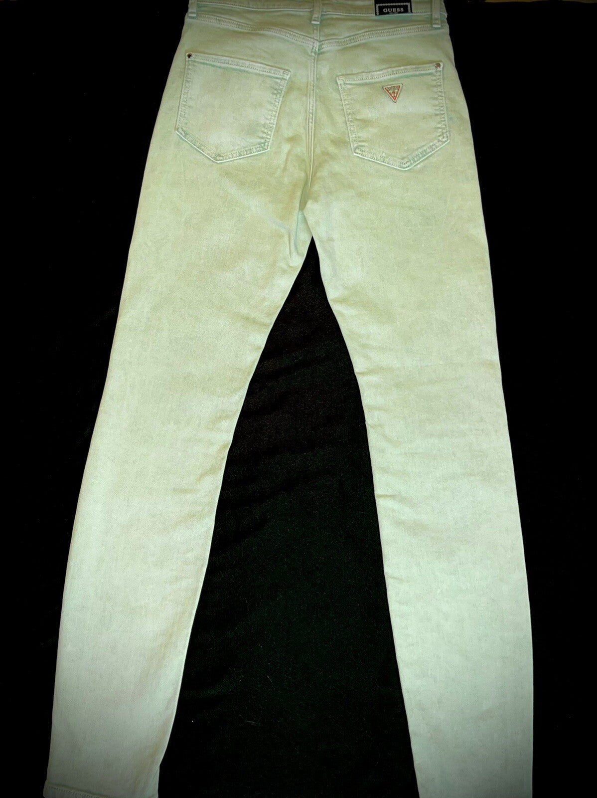 $108 GUESS Jeans Women’s Stretch Jeans Sz 28 Green
