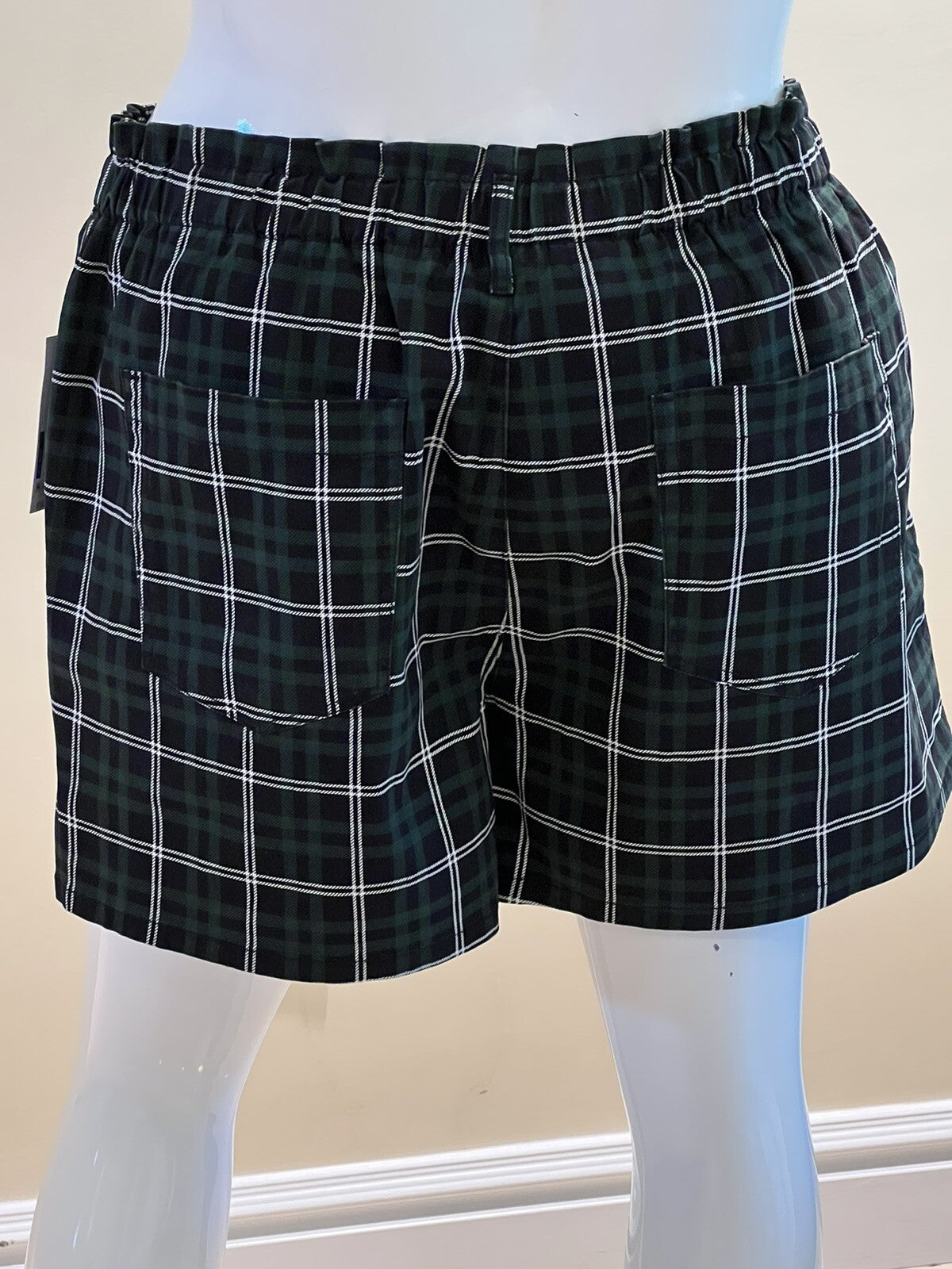 No Boundaries Women’s Size 3X Black check Shorts