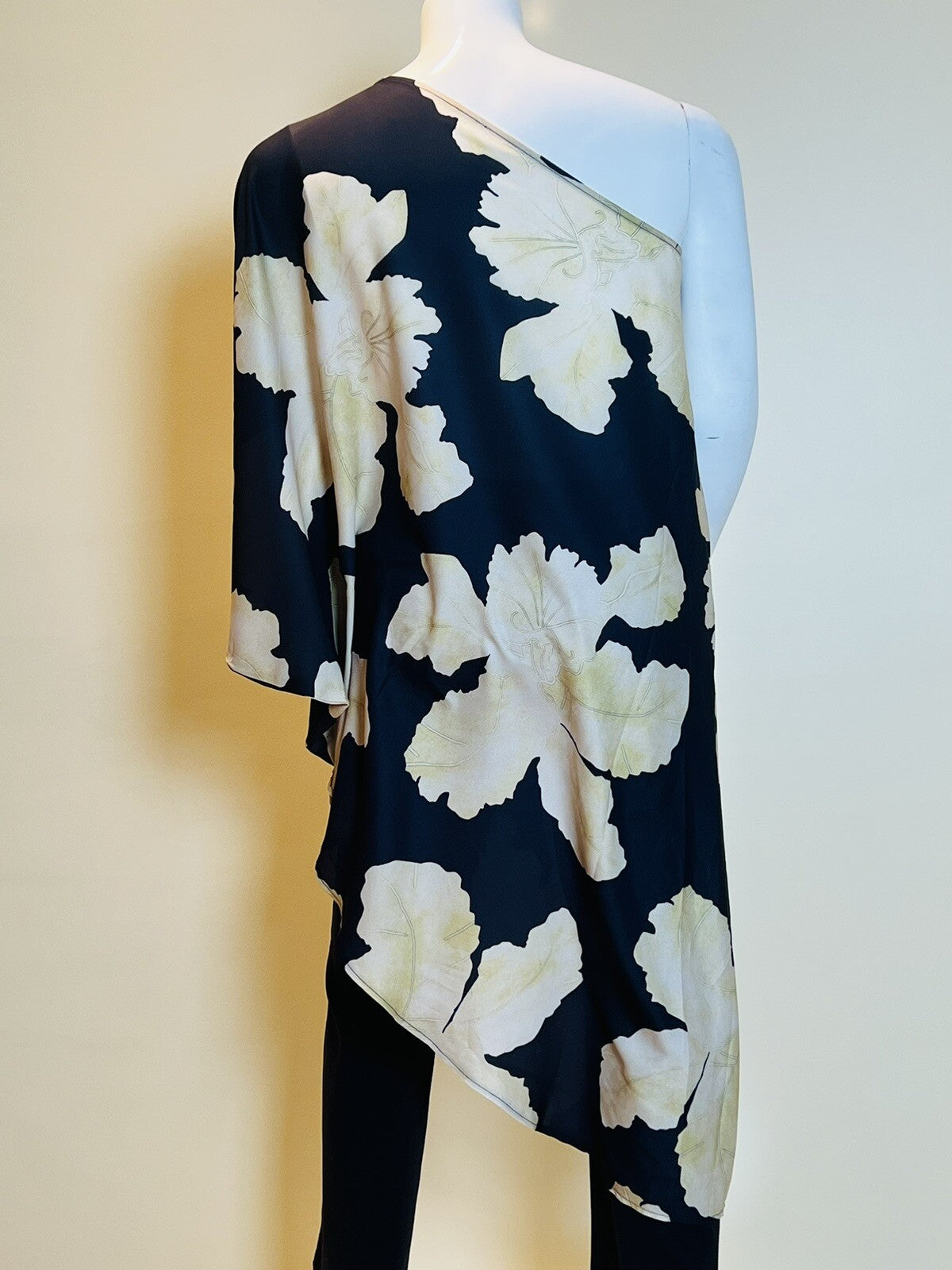 Women’s One-Shoulder Cover Up Dress Size S/M Black Floral