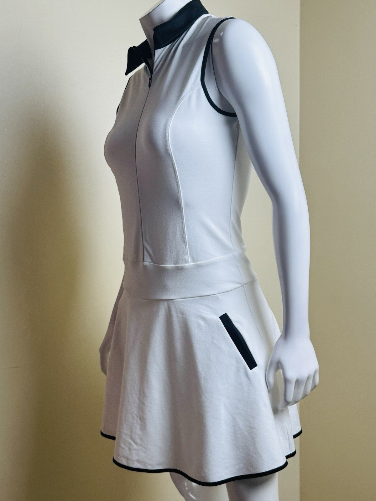$174 Olaya Sport Women's Grace Golf Skort Dress Sz L. (B.175)