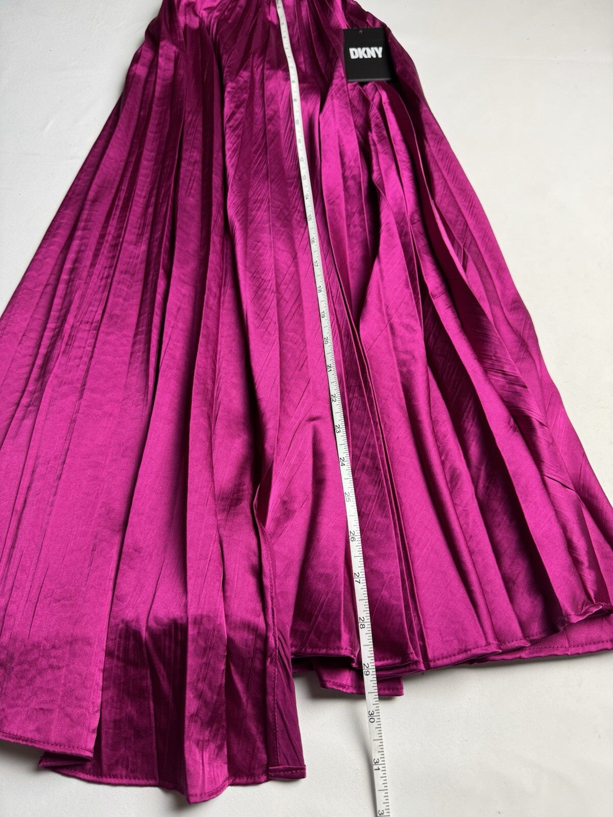 $109 DKNY Women's Pleaded Skirt Sz L. (B.139)