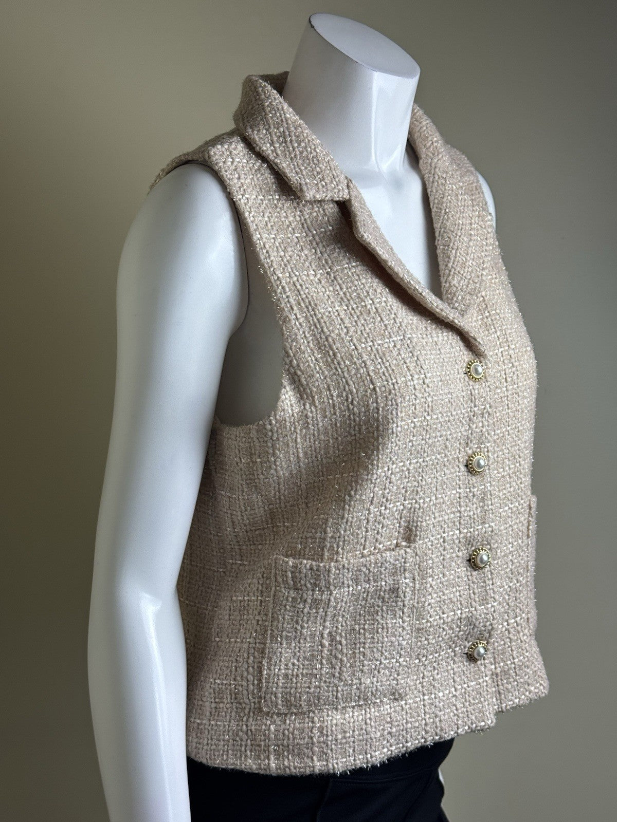 Faith and Joy Women’s Beige Vest Sz L. (B.150)