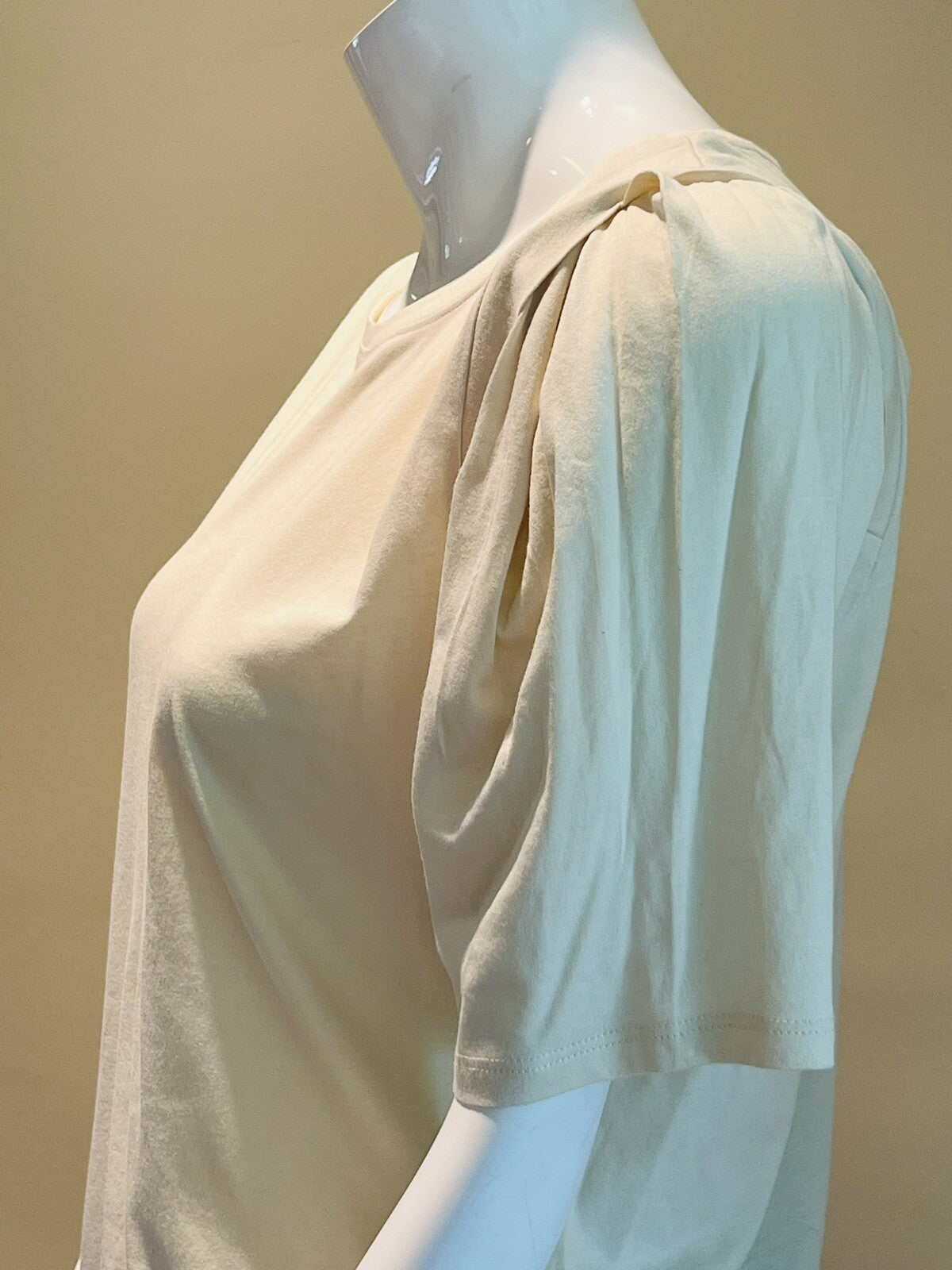 $49 Calvin Klein Women’s Top Shirt Sz XL light yellow blouse