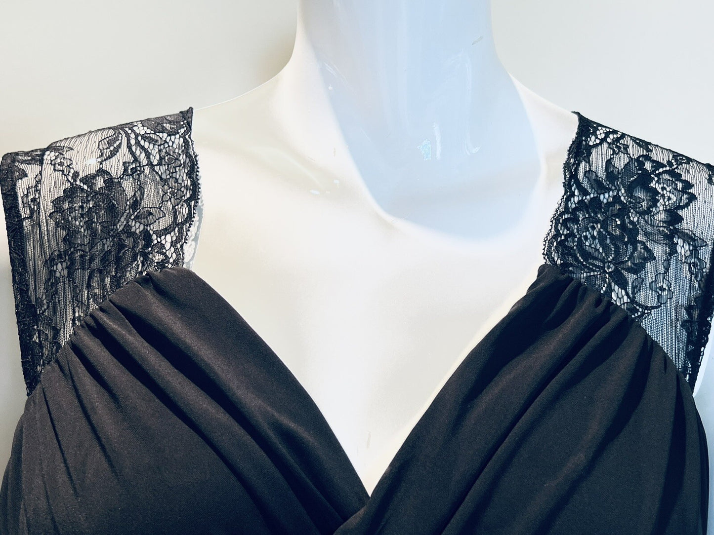 Women's Black Long Dress Lace Shoulders Black Size M (7)