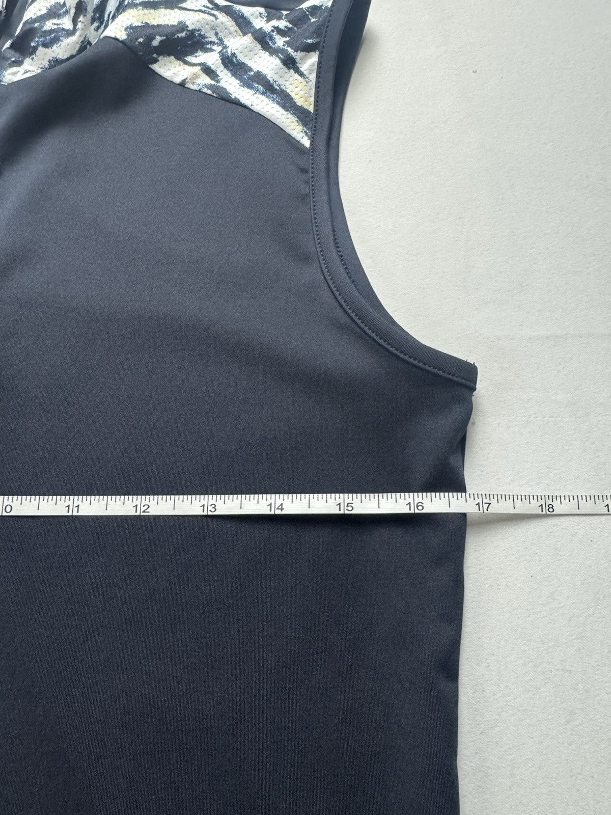 Daily Sports Women’s Golf Shirt Sz S (B.135)