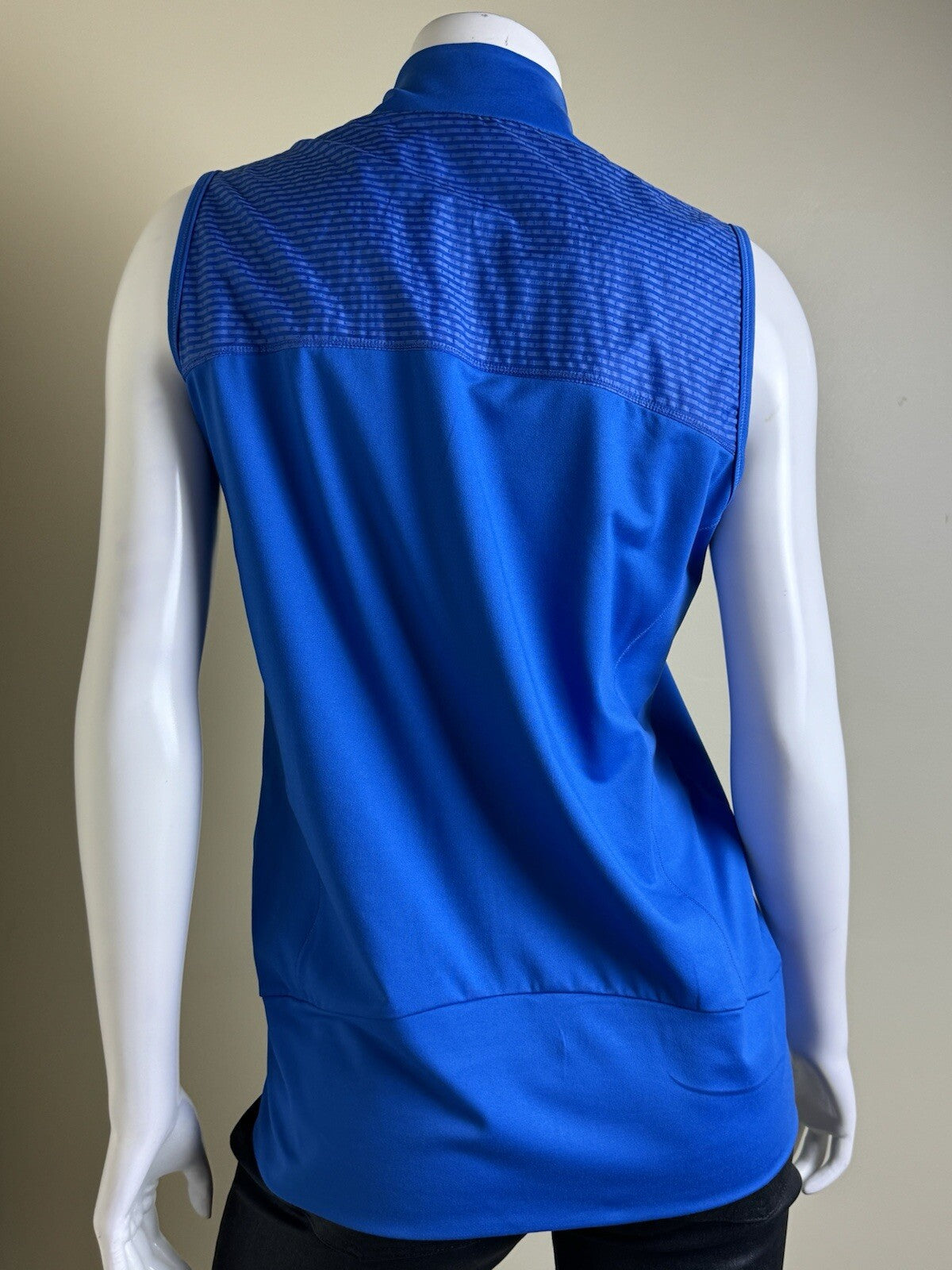 $75 Adidas Women’s Polo Golf Vest Sz M. (B.104)