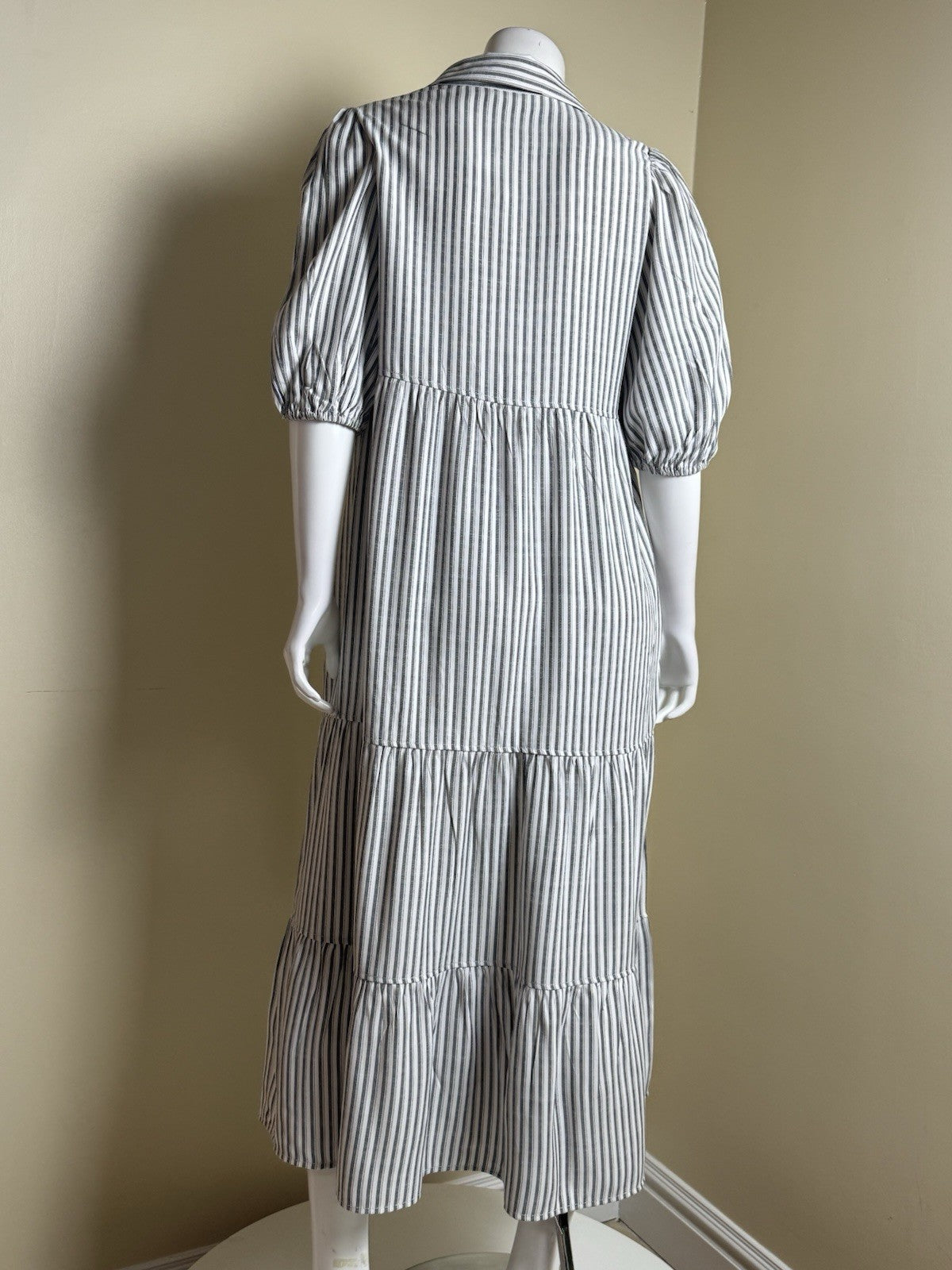 $168 Max Studio Women’s Stripes Dress Sz M (B.172)