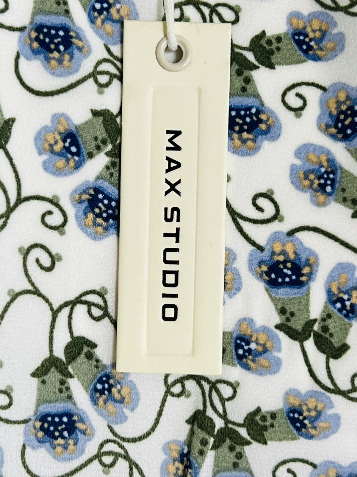$98 Max Studio Women’s Top Sz S Blouse Shirt White Floral Blue (B.01)