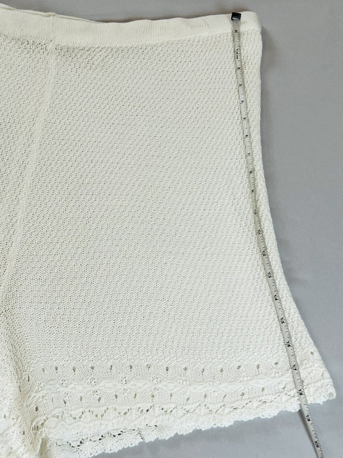 NO COMMENT WOMEN’S PLUS Sz 3X Knit Shorts Ivory