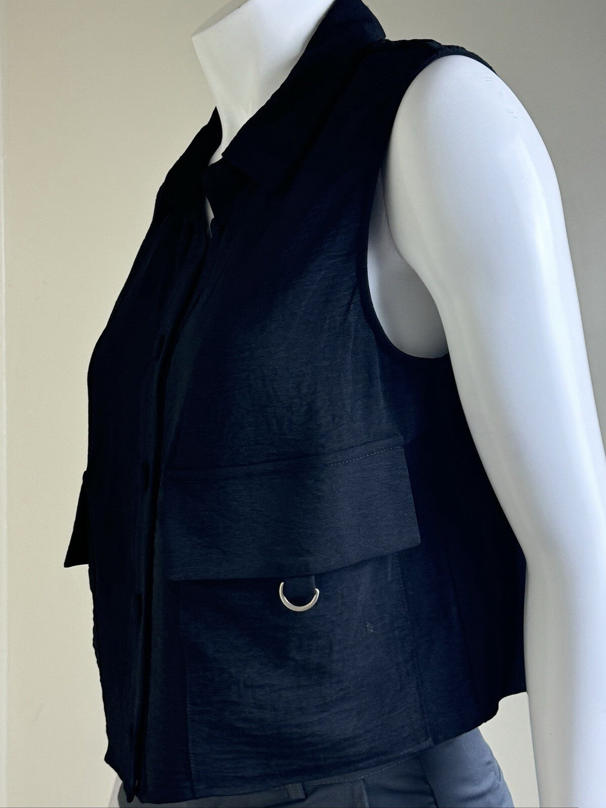 $99 ADRIANNA PAPELL Women’s Black Vest Sz M. (B.113)