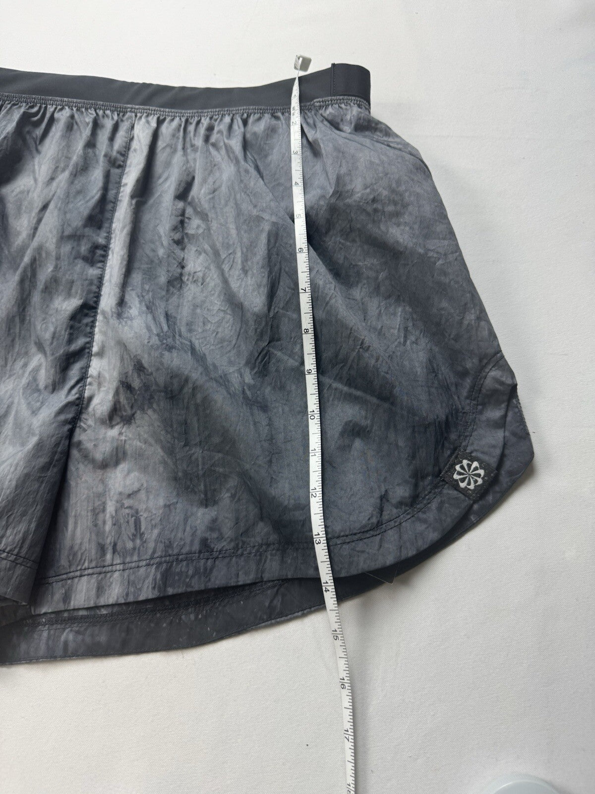 $75 Nike Womens Gray Running Shorts Sz M. . (B.144)