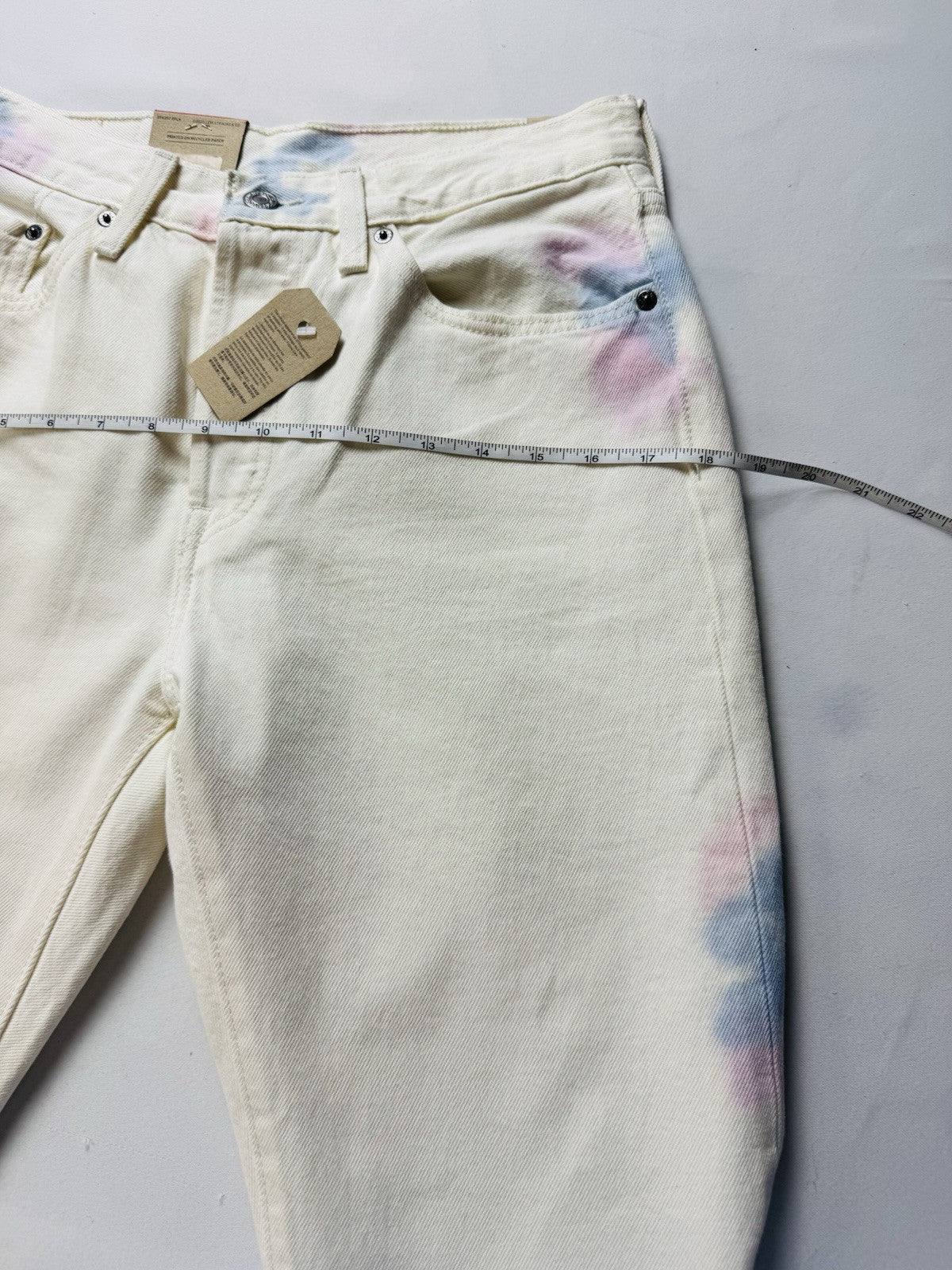 $69 Levis 501 Jeans Women’s Sz 27x32 Ivory Tye Die Jeans. (B.138)