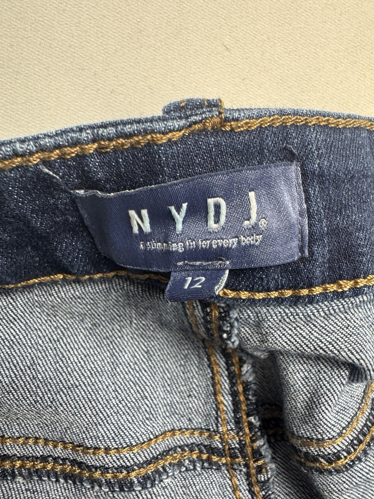 $99 NYDJ Jeans Womens Slim Stretch Jeans Sz 12. (B.124)