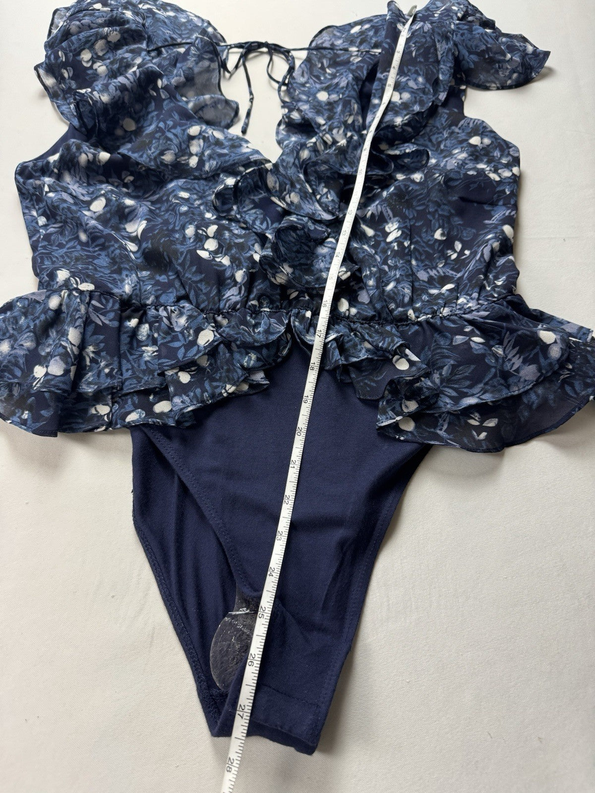 Bardot Women’s Emily Blue Ruffle Bodysuit Size 8/M. (B.149)