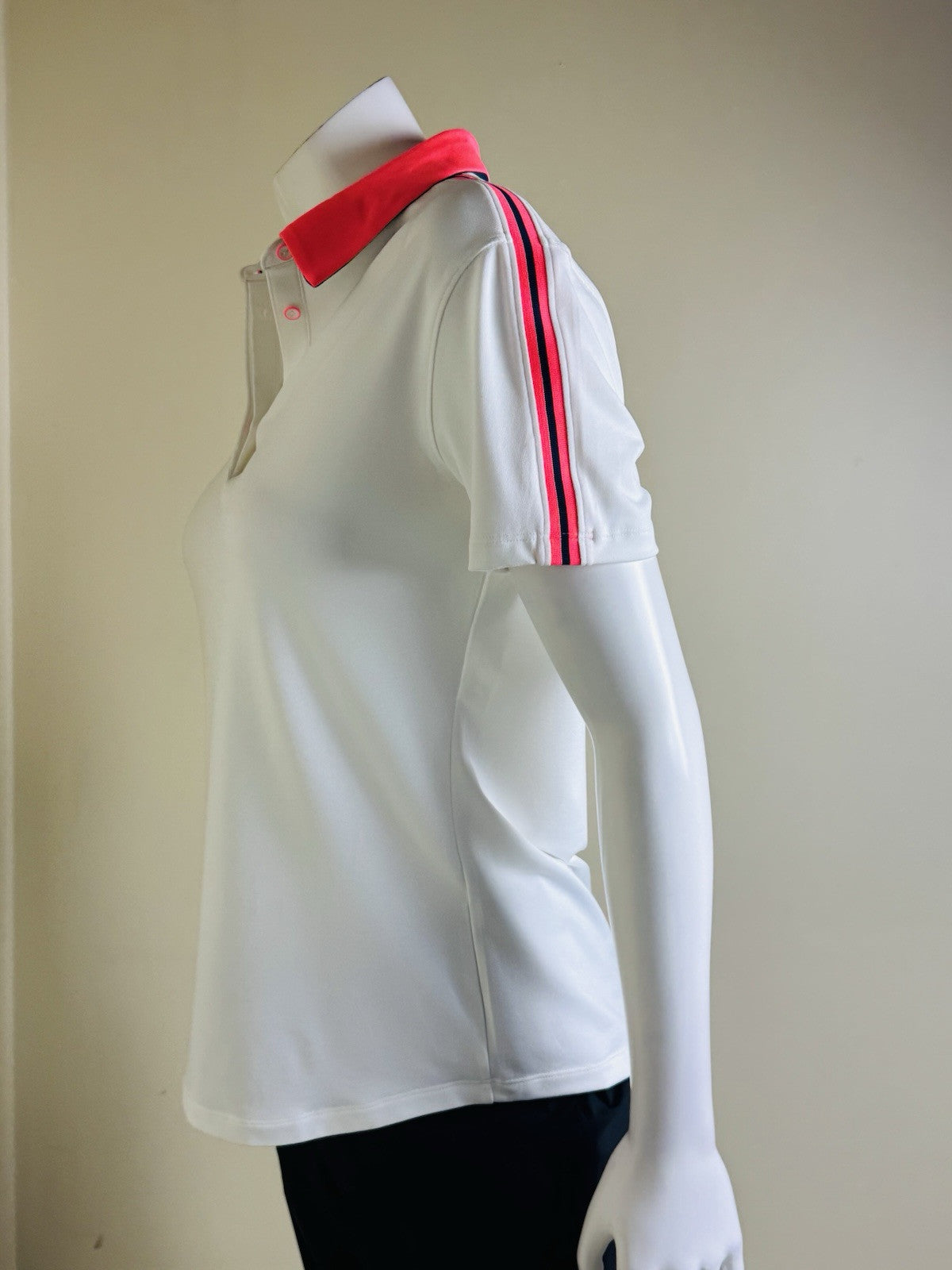 Under Armour Women's Golf Tennis Shirt Sz M. (B.33)